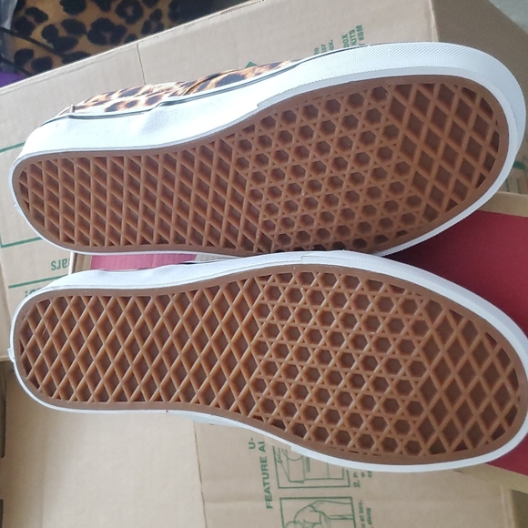 Vans slip on animal print shoe - Picture 5 of 7